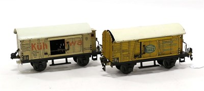 Lot 3335 - Marklin O Gauge Two Wagons (i) 17930 Kuhlwagen (ii) Fyffes both 16cm (both G-E) (2)