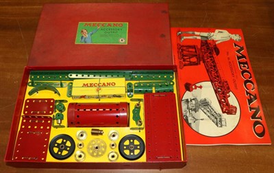 Lot 3450 - Meccano No.6a Accessory Outfit (E, appear to be with original stringing and leaflet, box G-E)