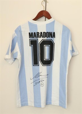 Lot 3016 - Argentina No.10 Signed Shirt signed by Diego Maradona, with Wonderland Certificate of Authenticity
