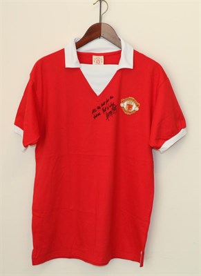 Lot 3029 - George Best Signed Retro Manchester United Shirt 'All the best for the future, Best Wishes ..' with