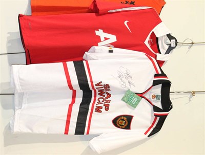 Lot 3041 - Manchester United Two Signed Shirts (i) 11 Ryan Giggs away shirt (ii) 18 Paul Scholes (2)