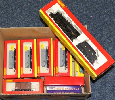 Lot 3219 - Hornby (China) OO Gauge R2228 Class 8F Locomotive LMS 8510, 8xR6124B Hopper wagons, 2xR6185B 4-Vent