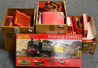 Lot 3229 - Hornby Railways OO Gauge Various Rolling Stock R343 4-Rocket launcher, R341 Searchlight wagon...