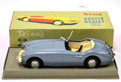 Lot 3306 - Triang 1:20 Scale Austin Healey grey (E box G-E)