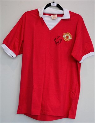 Lot 3022 - George Best Signed  Manchester United Retro Shirt with Prestige Certificate of Authenticity