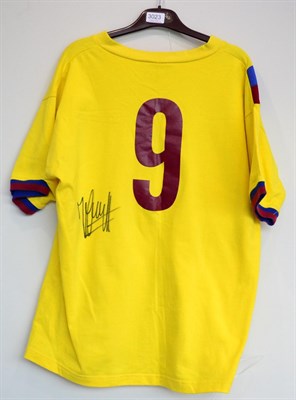 Lot 3023 - Johan Cruyff Signed Barcelona Retro Shirt yellow away No.14; with Prestige Certificate of...