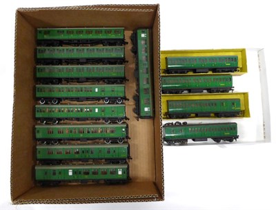 Lot 3220 - Hornby Dublo 2/3 Rail Southern Region Trailer Coach S77511, two suburban coaches and two brake...