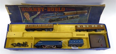 Lot 3222 - Hornby Dublo 3 Rail (Pre-War) Sir Nigel Gresley LNER 4498 (overall G-E, locomotive has all six...