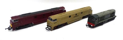 Lot 3223 - Hornby Dublo 3 Rail 1,000 BHP Locomotive BR D8000 (G) together with two Class 52 (Western)...