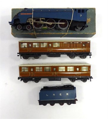 Lot 3244 - Hornby Dublo 3 Rail EDL1 Sir Nigel Gresley LNER 7 (G, locomotive only in box F) and two LNER...