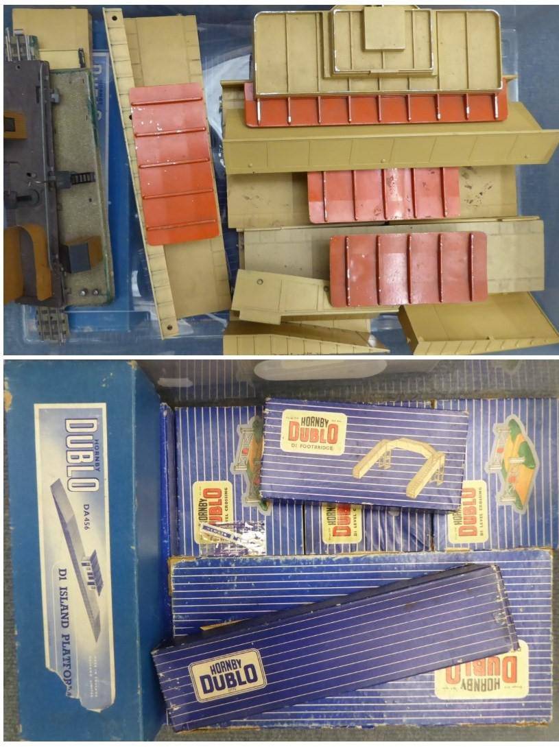 Lot 3272 - Hornby Dublo Accessories including Through Station, two Island Platforms, three Level...