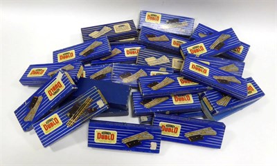 Lot 3274 - Hornby Dublo EODPR And EODPL Electric Points 22 boxed examples together with four EUBR Electric...