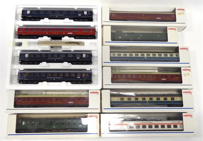 Lot 3308 - Marklin HO Gauge Coaches 43209 Loreley Express Passenger set, 3x43251 Mitropa, 4291 DB 1st, 4292 DB