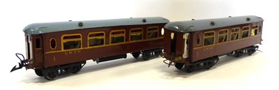 Lot 3328 - Hornby O Gauge Two No.2 LNER Saloon Coaches 137 (both G-F, one with repainted roof) (2)