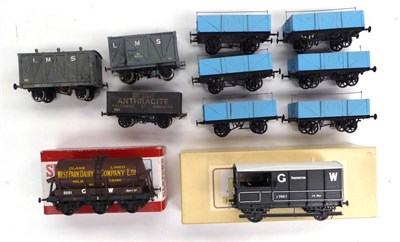 Lot 3337 - Constructed O Gauge Kit Wagons Connoisseur Models GW 16 ton Toad brake van and Slaters West...