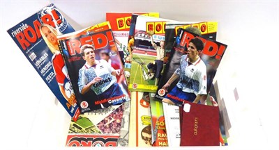 Lot 29 - Football Autographs in two books (i) with 10 signatures from Middlesbrough 1992/3 and Newcastle...