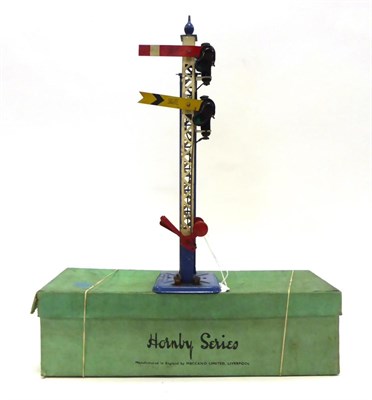 Lot 280 - Hornby Series O Gauge No.2E Double Arm Signal blue base and ladder, in original box with...
