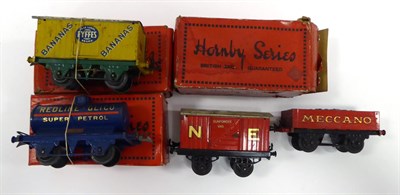 Lot 289 - Hornby Series O Gauge Wagons Fyffes Bananas and Redline-Glico tank (both boxed) Meccano coal,...
