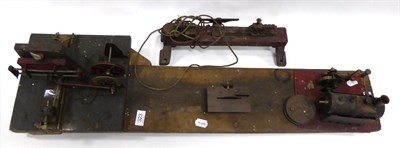 Lot 323 - Live Steam Log Saw connecting a stationary engine to a log saw, mounted on wooden base