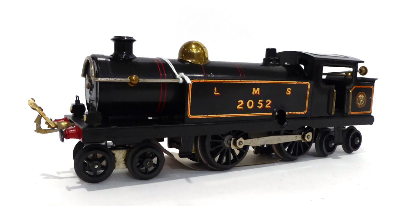 Lot 346 - Hornby O Gauge C/w No.2 4-4-4T LMS Locomotive 2052 black with gold dome (G, some retouching)