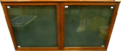 Lot 605 - Mahogany Display Cabinet with twin opening door 60x31";, 152x79cm (lack shelves)