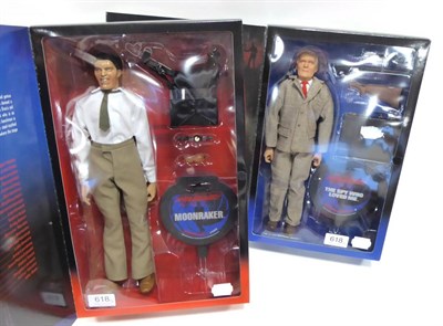 Lot 618 - Sideshow Collectibles Two James Bond 12"; Figures Desmond Llewelyn as Q (The Spy Who Loved Me)...