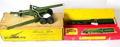 Lot 239 - Hornby Dublo 2-Rail 2211 Golden Fleece (E-G box G, with repair sticker 009248) together with a...