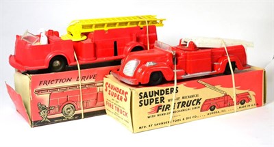 Lot 316 - Louis Marx Friction Fire Engine With Siren plastic with driver and three piece ladder (E-G box G-F)