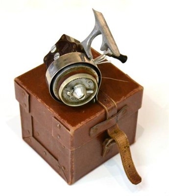 Lot 83 - An Illingworth No.5 Mk.II Fixed Spool Trout Reel, with bakelite body, alloy foot, turned handle, in