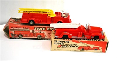 Lot 289 - Louis Marx Friction Fire Engine With Siren plastic with driver and three piece ladder (E-G box G-F)