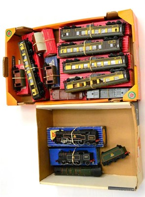 Lot 98 - Hornby Dublo 3-Rail Locomotives EDL18 2-6-4T BR 80054 plastic front bogie wheels) 3217 0-6-2T...