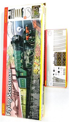 Lot 122 - Hornby (China) OO Gauge R1039 Flying Scotsman Set consisting of 4-6-2 LNER 4472 locomotive,...