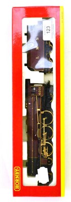 Lot 123 - Hornby (China) OO Gauge R2215 Princess Elizabeth Golden Jubilee Edition with display box, gold rail