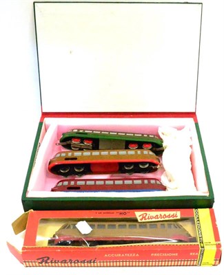 Lot 92 - Rivarossi HO-Gauge Three Early Bakelite Railcars (i) green with simple coupling (ii) brown with...