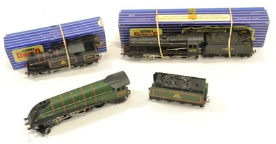 Lot 1072 - Hornby Dublo 3-Rail Three Steam Outline Locomotives LT25 2-8-0 8F BR 48158 (G-E box G) EDL17 0-6-2T