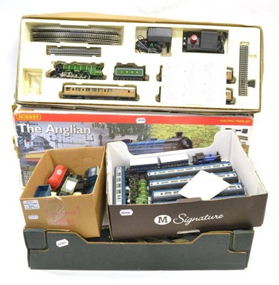 Lot 1090 - Hornby OO Gauge Two Gift Sets R778 The Flying Scotsman consisting of LNER 4472 Flying Scotsman...