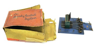 Lot 1099 - Hornby Control System A870 Lever Frame (Six Levers) (G in remains of original box)