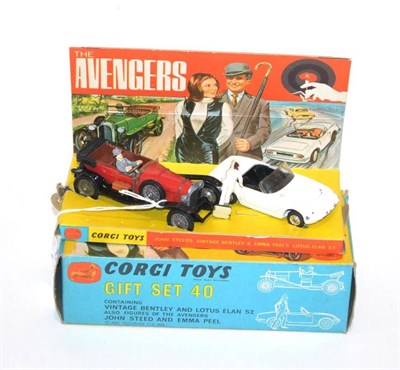 Lot 1232 - Corgi Gift Set No.40 The Avengers consisting of Steed's Bentley, red (G-E but windscreen broken...