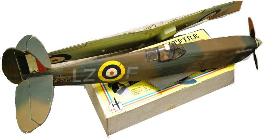 Model Spitfire Colours Lot 54 - Model Flying Aircraft Of Supermarine Spitfire