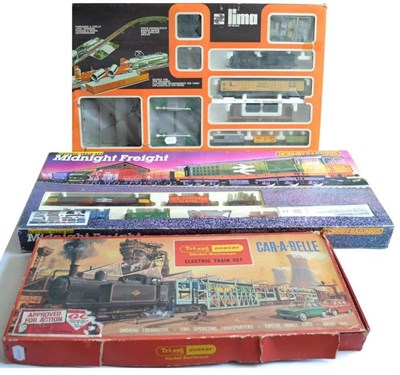 Lot 84 - Triang Hornby OO Gauge RS62 Car-A-Belle Set consisting of 0-6-0T BR 47606 locomotive, two twin deck