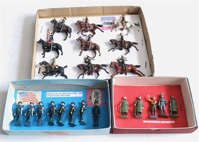 Lot 314 - Britains Set 2044 United States Air Corps comprising Officer (with replacement arm) and seven...