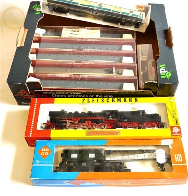 Lot 12 - Fleischmann HO Gauge 2-Rail 4175 2-10-0 DB 50058 Locomotive, with cabin tender, black, 6xDB...