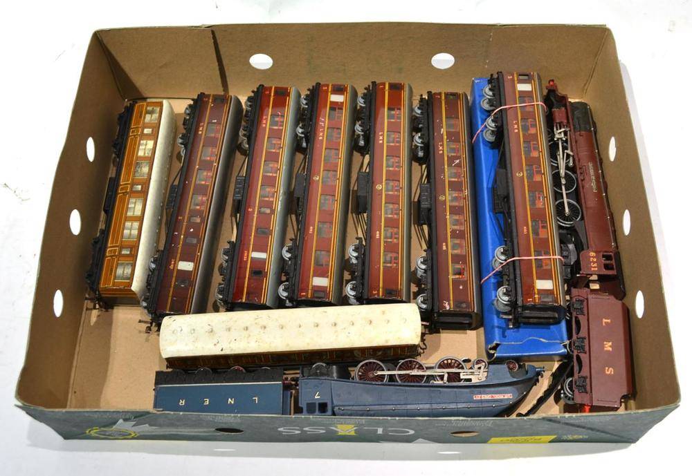 Lot 32 - Hornby Dublo 3-Rail Locomotives And Coaches Duchess of Atholl LMS 6231, four LMS 1st/3rd...