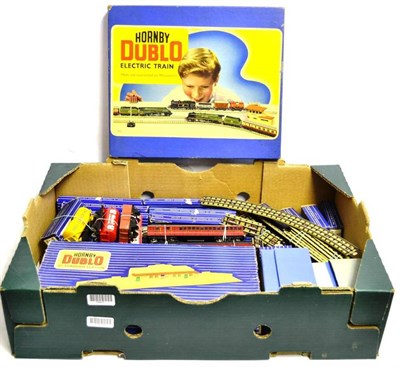 Lot 37 - Hornby Dublo Gift Set, Rolling Stock And Accessories, EDG17 Tank Goods set consisting of 0-6-2T...