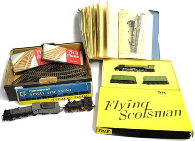 Lot 78 - Trix OO-Gauge 1180 Flying Scotsman twin tender version in LNER colours (E, one nameplate a...