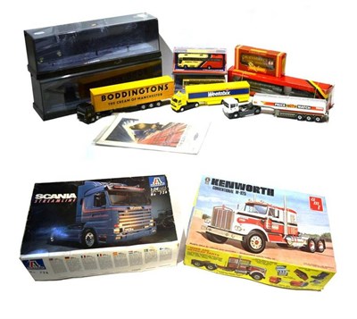 Lot 261 - Hornby Railways R350 Mallard BR 60022 (E box G) R733 Palethorpes van (E box G) two Corgi...