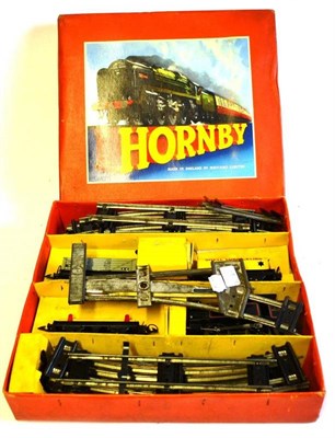 Lot 19 - A Boxed Hornby 'O' Gauge Tank Goods Set No.40, containing a BR Tank No.82011, two wagons, Shell...