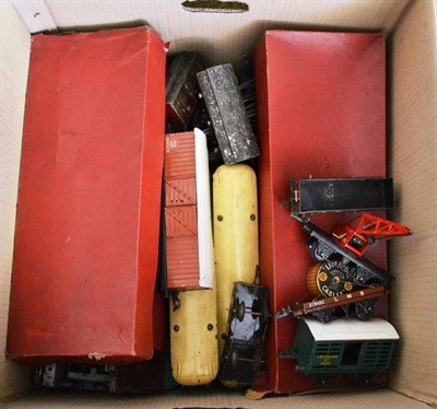 Lot 39 - A Collection of Hornby 'O' Gauge Trains and Accessories, including a boxed No.3 Station, boxed No.1
