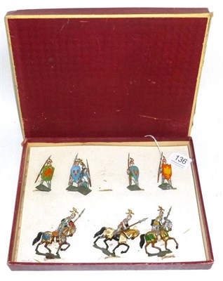 Lot 136 - A Boxed Set of Heyde Lead English Knights, comprising three mounted figures and five foot...