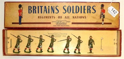 Lot 142 - A Boxed Part Set of Britains Hollowcast Lead 'Cape Town Highlanders' No.1901, seven figures, in...